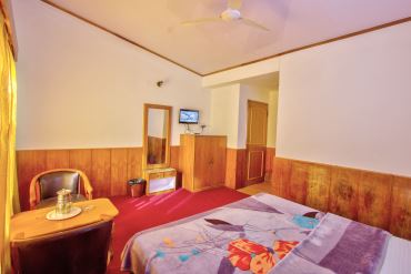 Hotel Monarch Manali