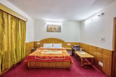 Hotel Monarch Manali