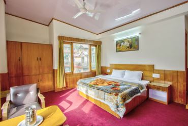 Hotel Monarch Manali