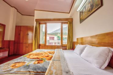 Hotel Monarch Manali